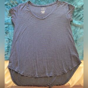 Woman’s American Eagle Soft and Loose fitted Casual V-Neck Short- Sleeved Shirt